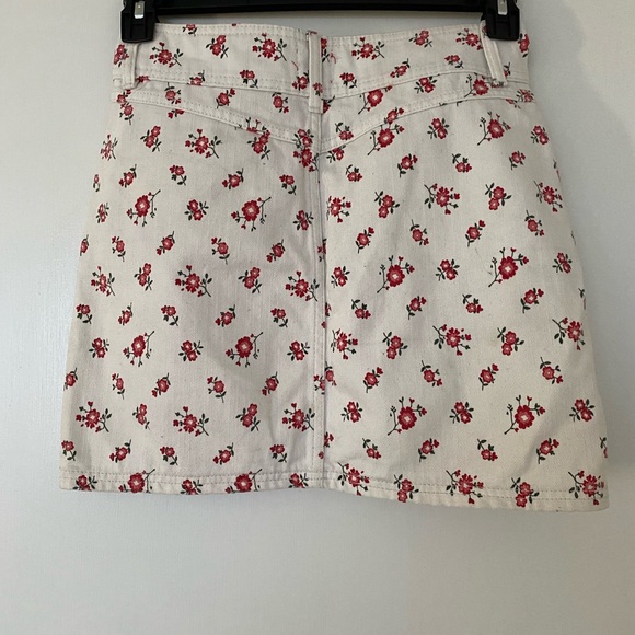 Flower BDG jean skirt - Picture 2 of 4